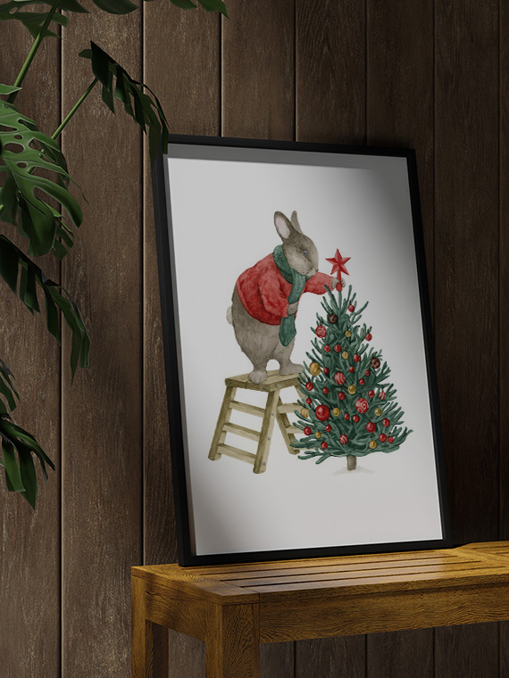 Кролик наряжает ёлку