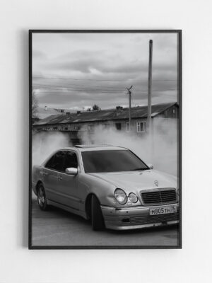 Black,Rectangular,Picture,Frame,On,White,Wall,With,Blank,Paper Мерседес W210 Дрифт
