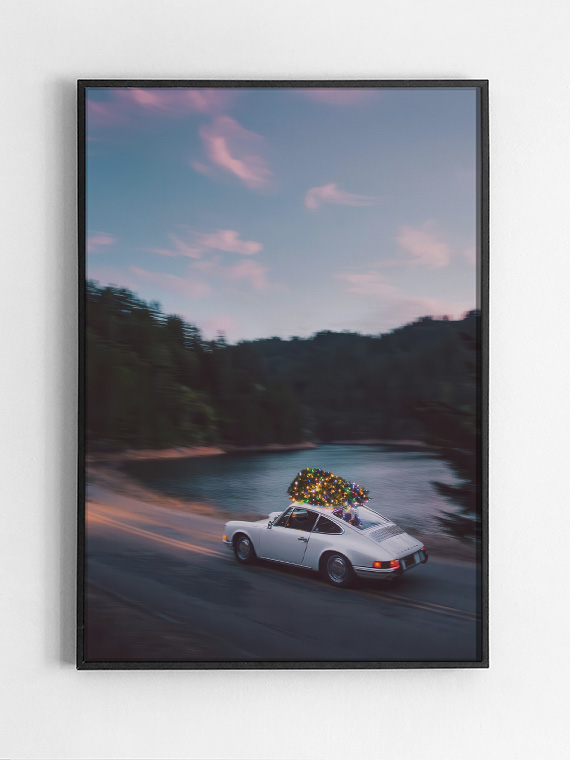 Порше с ёлкой на крыше