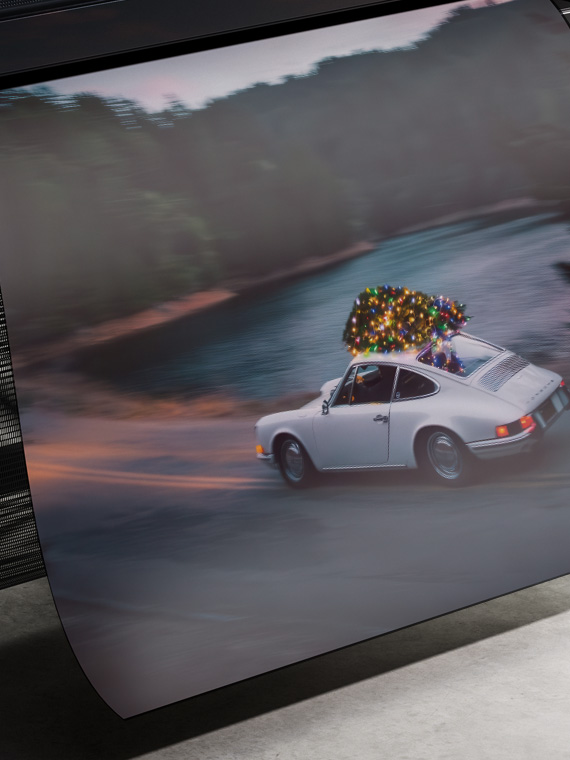 Порше с ёлкой на крыше