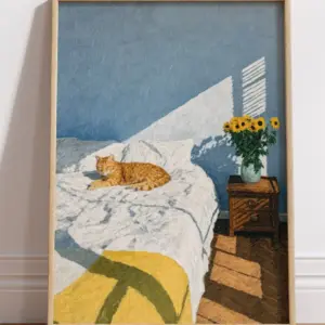 Котик в спальне